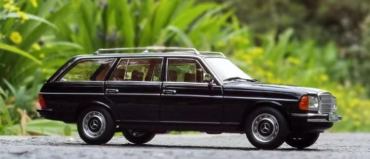 1:18 Mercedes-Benz 1977 W123 Estate (T-Modell) Die Cast Model Car