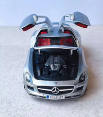 1:18 Mercedes-Benz 2009 SLS AMG Die Cast Model Car