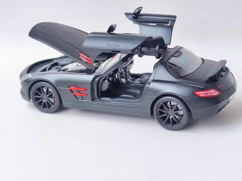 1:18 Mercedes-Benz 2009 SLS AMG Die Cast Model Car