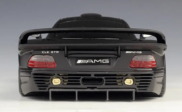 1:18 Mercedes-Benz 2010 CLK GTR Version de rue 