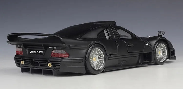 1:18 Mercedes-Benz 2010 CLK GTR Version de rue 