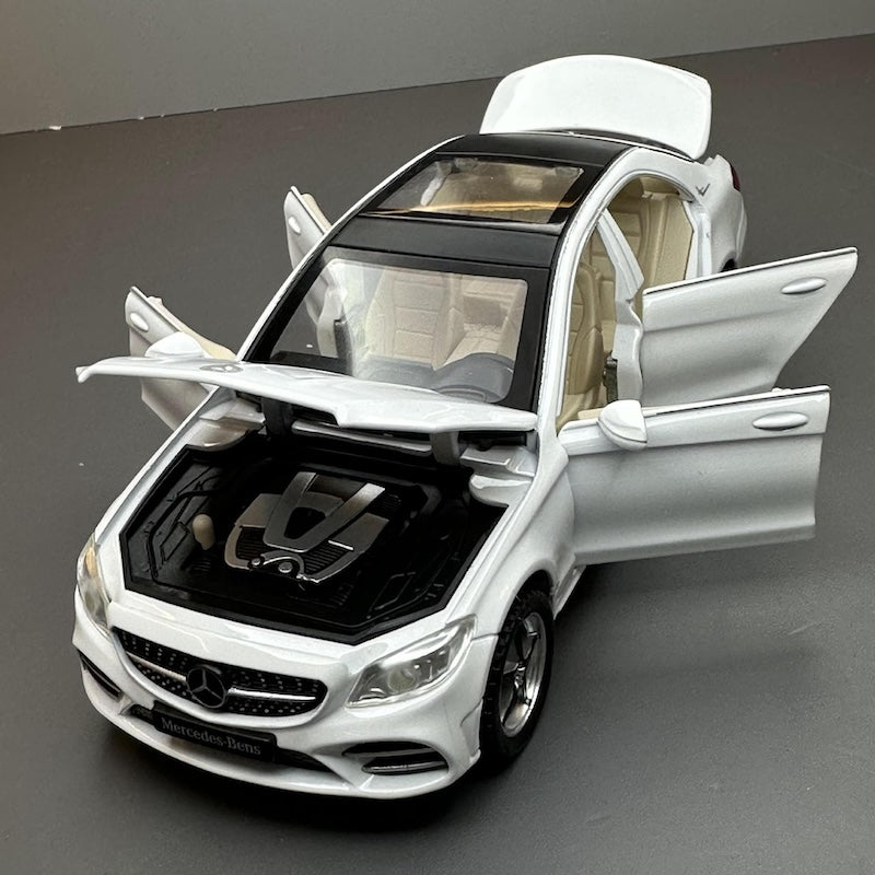 1:32 Mercedes-Benz 2014 C260 Die Cast Model Car