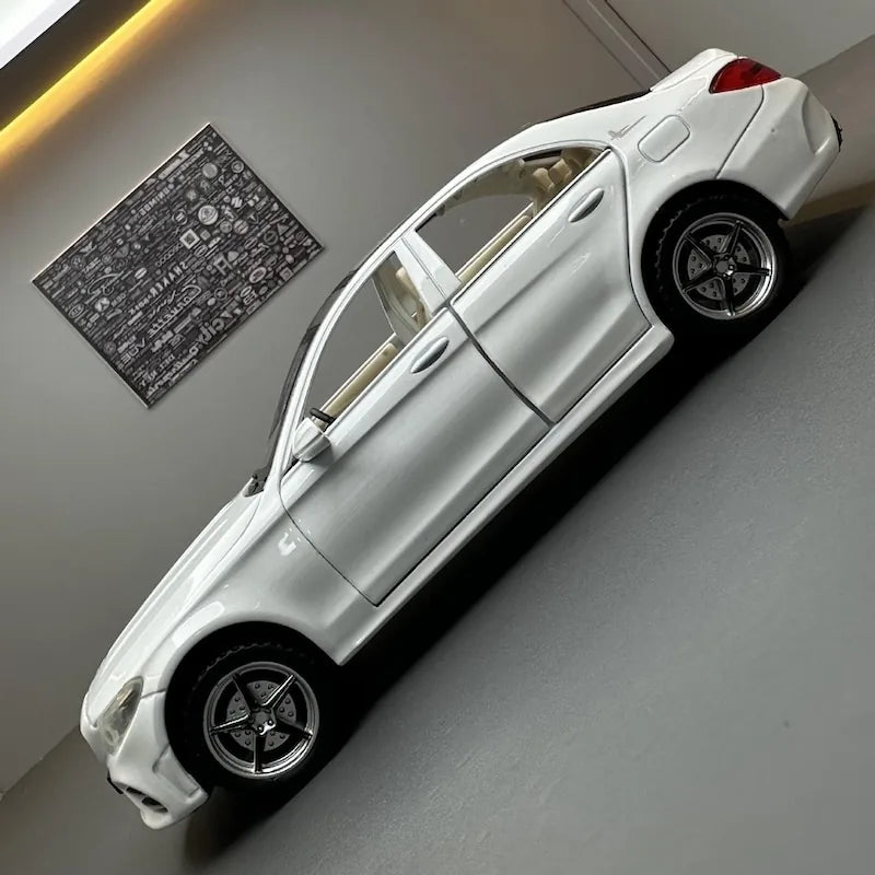 1:32 Mercedes-Benz 2014 C260