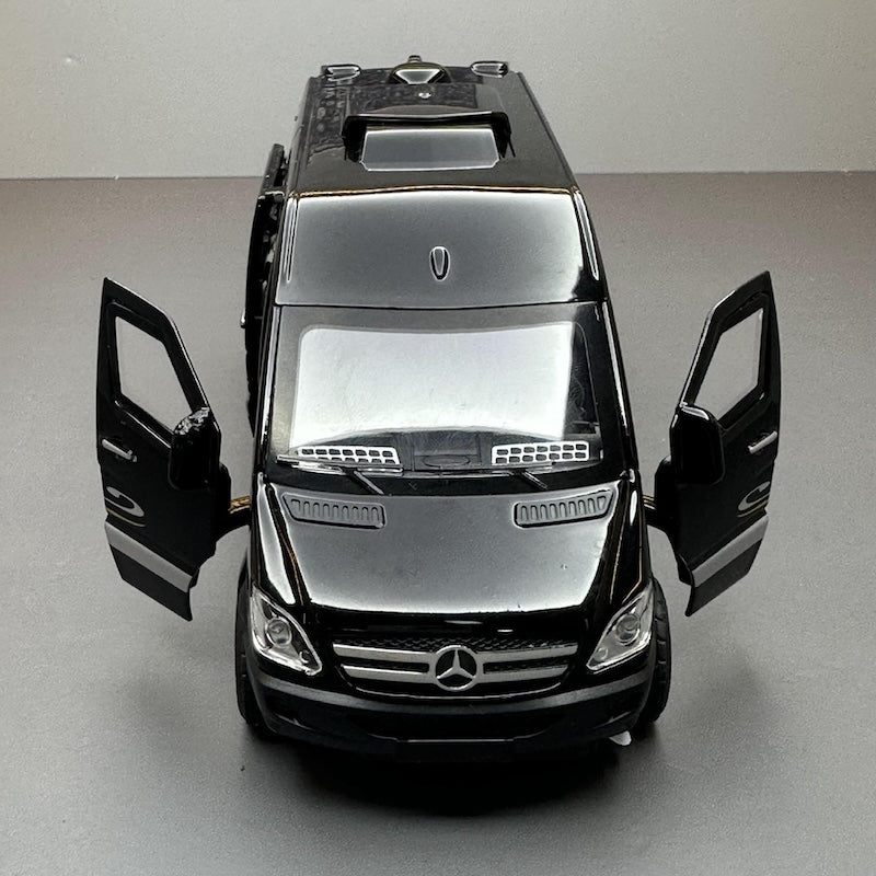 1:32 Mercedes-Benz 2014 V-Class V350 Die Cast Model Car