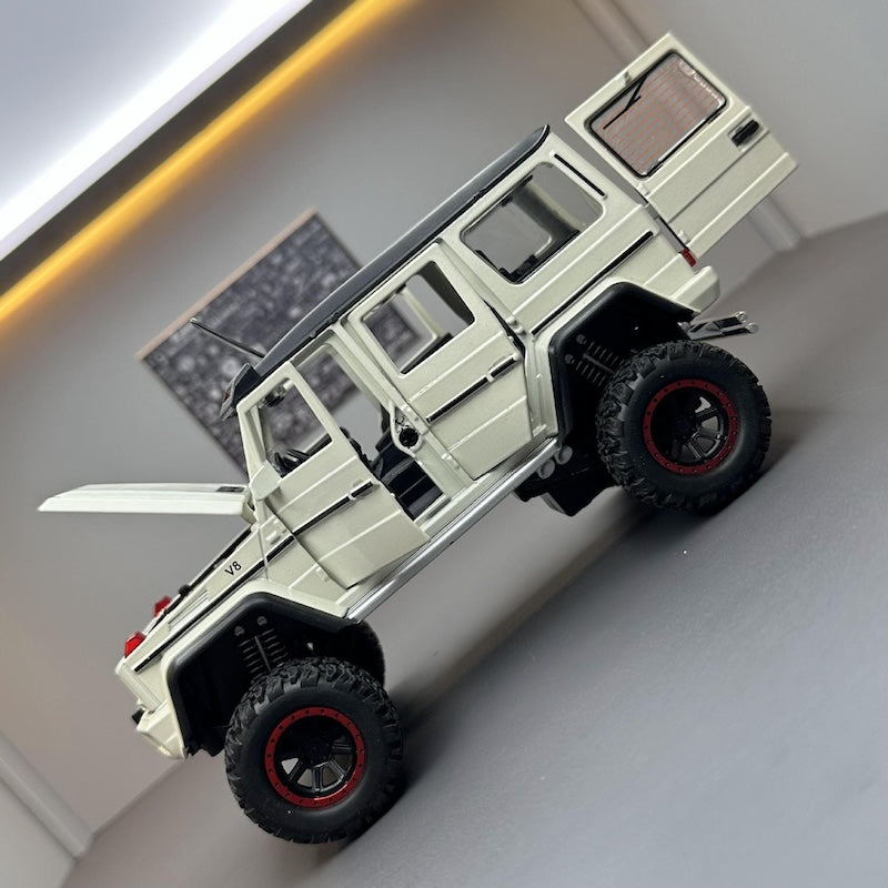 1:32 Mercedes-Benz 2015 G500 4×4² Die Cast Model Car