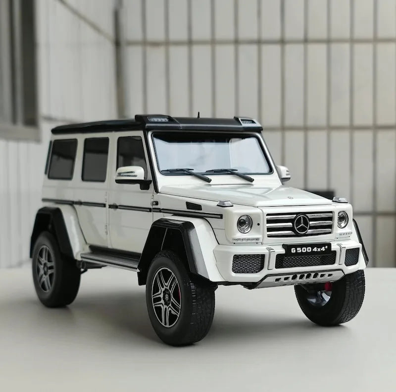 1:18 Mercedes-Benz 2015 G500 4x4² Die Cast Model Car