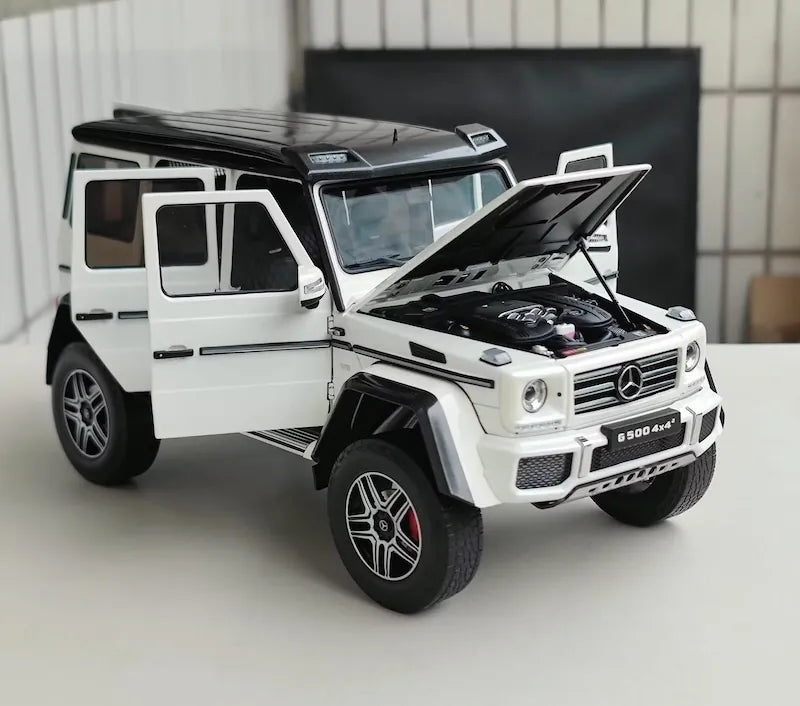 1:18 Mercedes-Benz 2015 G500 4x4² Die Cast Model Car