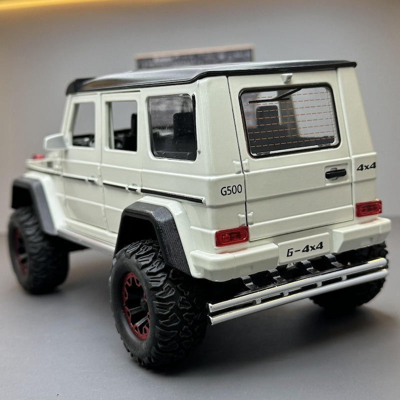 1:24 Mercedes-Benz 2015 G500 4×4² Die Cast Model Car