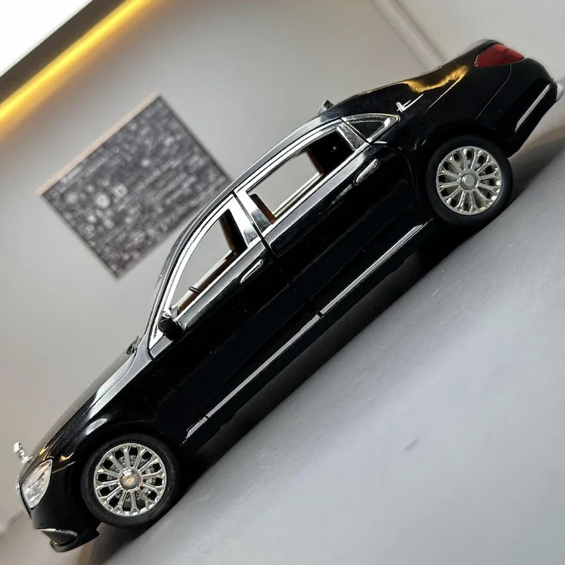 1:24 Mercedes-Benz 2016 E300L V213