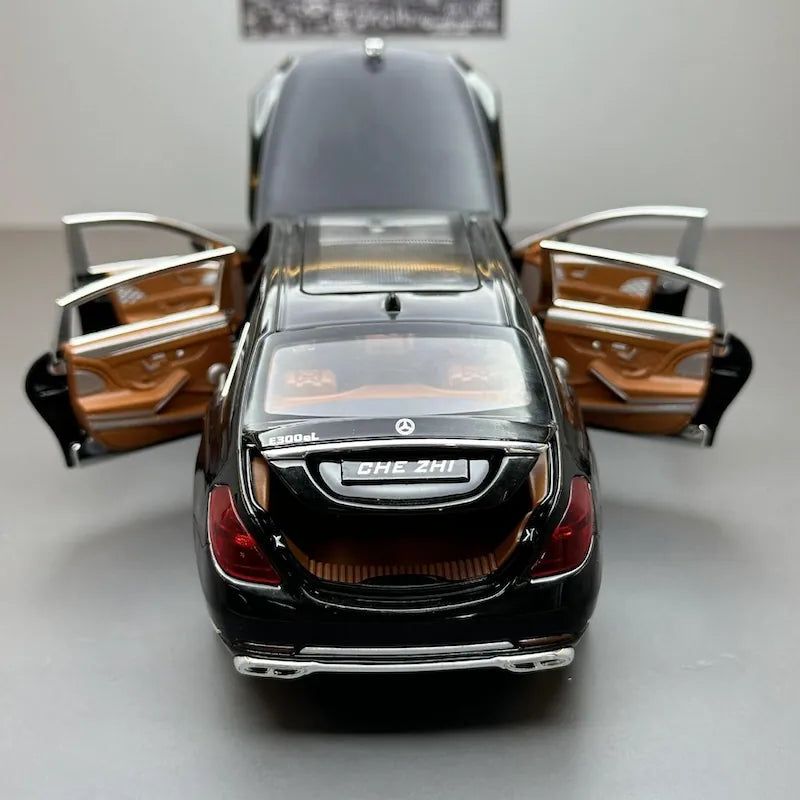 1:24 Mercedes-Benz 2016 E300L V213