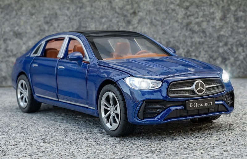 1:32 Mercedes-Benz 2017 E400 C238 Die Cast Model Car