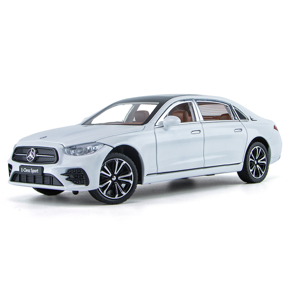 1:24 Mercedes-Benz 2017 E400 C238 White Die Cast Model Car