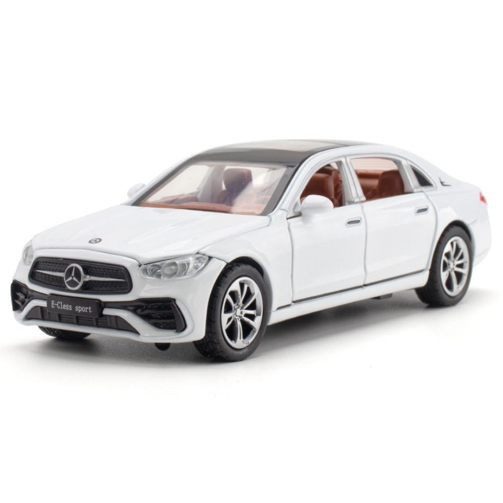 1:32 Mercedes-Benz 2017 E400 C238 White Die Cast Model Car