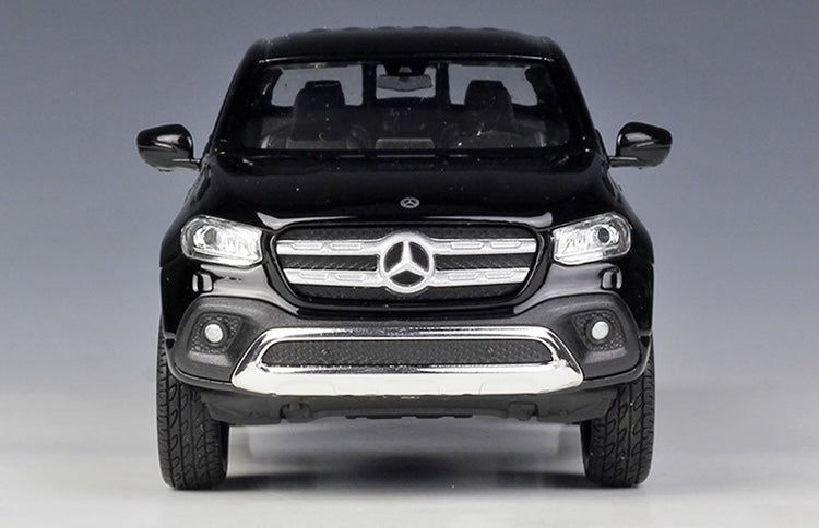 1:24 Mercedes-Benz 2017 X-Class Die Cast Model Car