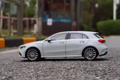 1:18 Mercedes-Benz 2018 A200 AMG Line 