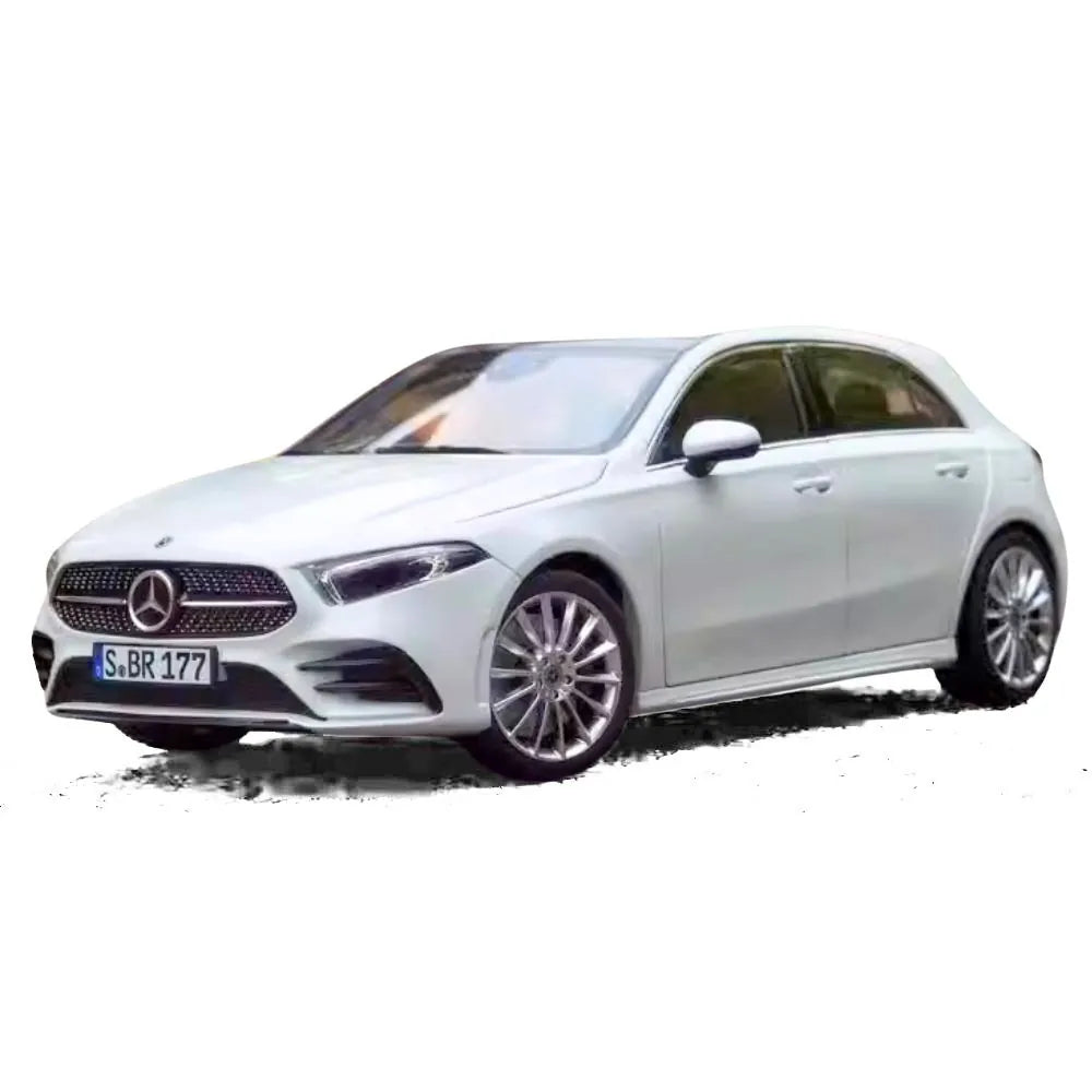 1:18 Mercedes-Benz 2018 A200 AMG Line 