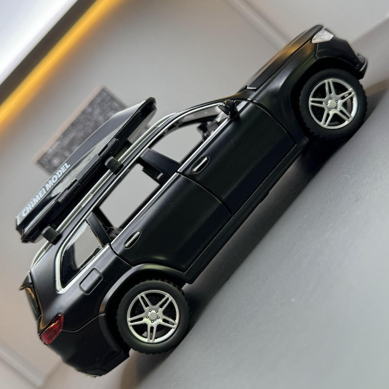 1:32 Mercedes-Benz 2020 GLS 580 Die Cast Model Car