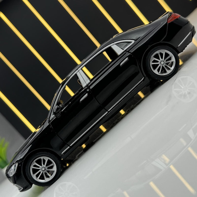 1:32 Mercedes-Benz 2020 S-Class W223 Die Cast Model Car