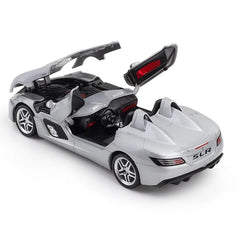 1:24 Mercedes-Benz 2009 SLR Stirling Moss 