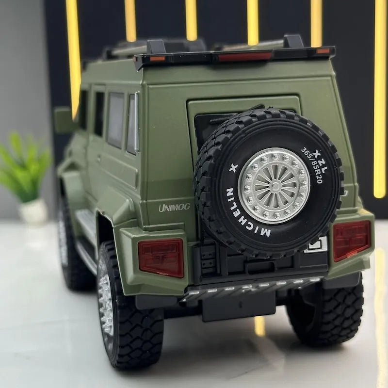 1:32 Mercedes-Unimog 2012 Nomadism U5000