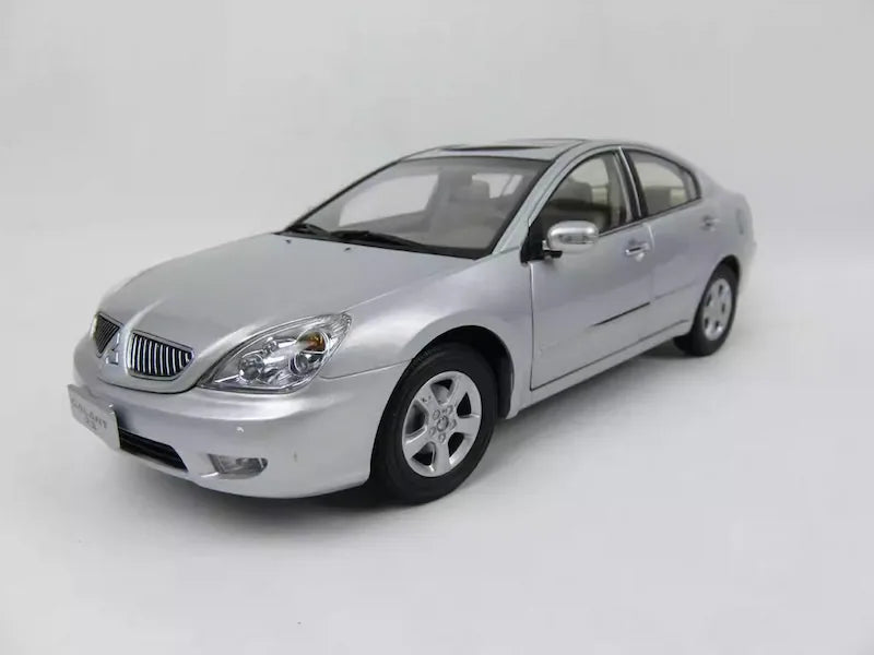 1:18 Mitsubishi 2005 Galant Die Cast Model Car