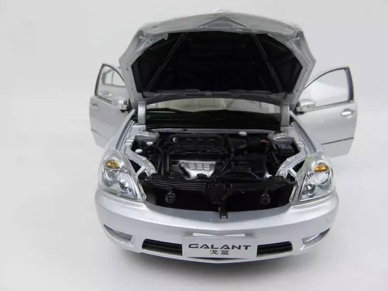 1:18 Mitsubishi 2005 Galant Die Cast Model Car