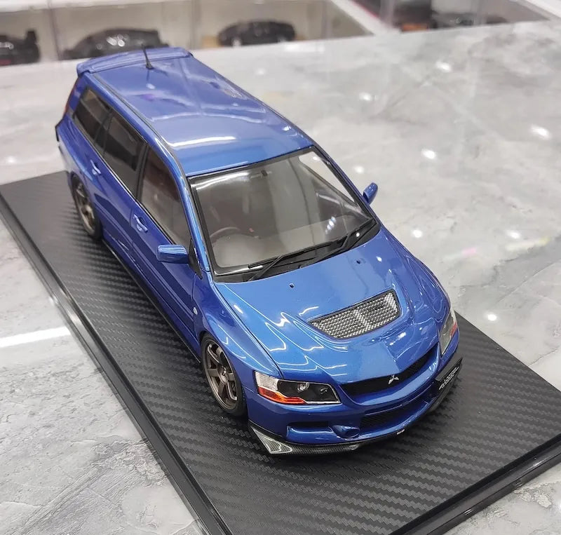 1:18 Mitsubishi 2005 Lancer Evo IX Wagon Blue