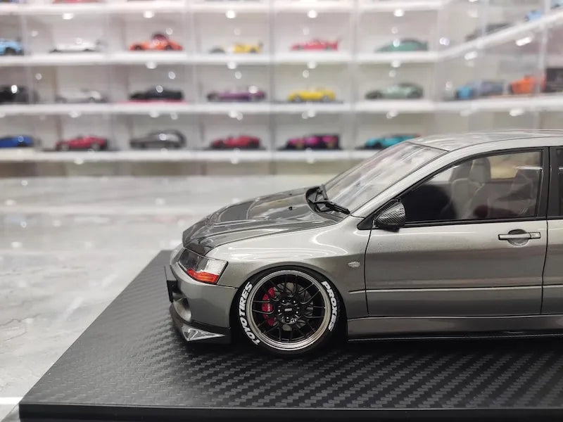 1:18 Mitsubishi 2005 Lancer Evo IX Wagon Silver