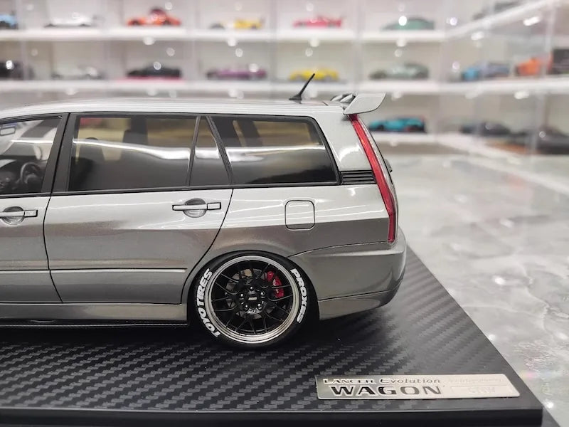 1:18 Mitsubishi 2005 Lancer Evo IX Wagon Silver