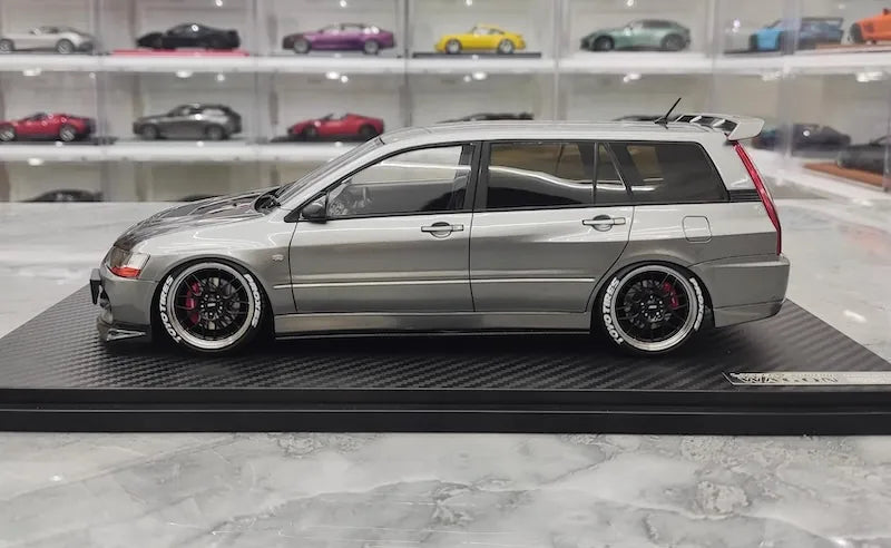 1:18 Mitsubishi 2005 Lancer Evo IX Wagon Silver