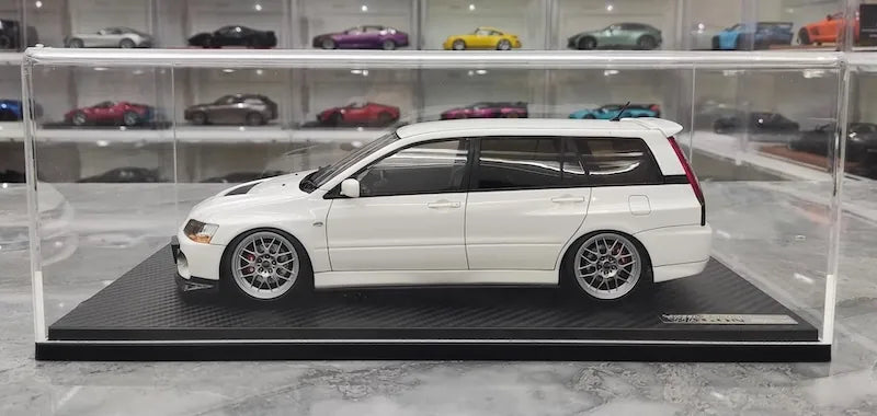 1:18 Mitsubishi 2005 Lancer Evo IX Wagon White