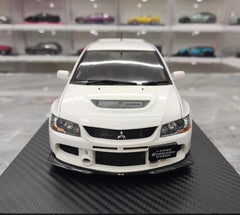 1:18 Mitsubishi 2005 Lancer Evo IX Wagon White