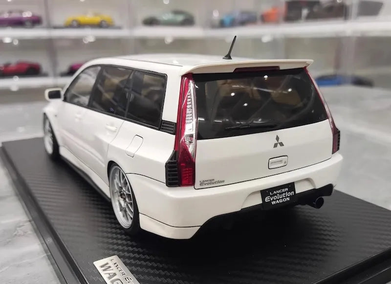 1:18 Mitsubishi 2005 Lancer Evo IX Wagon White