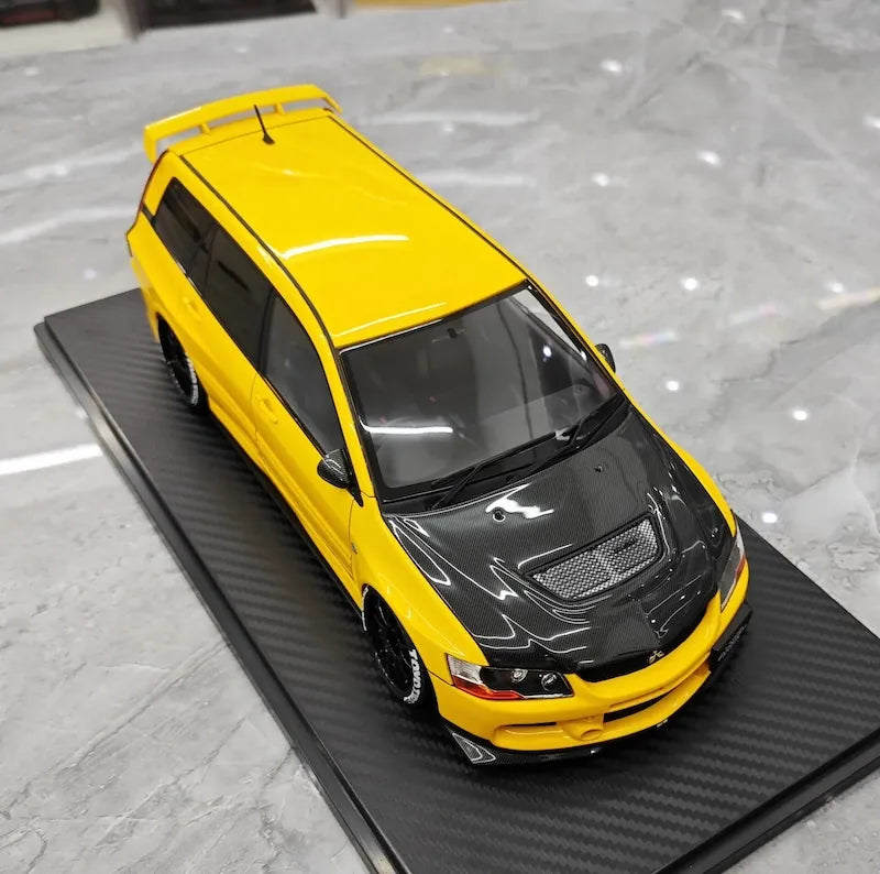 1:18 Mitsubishi 2005 Lancer Evo IX Wagon Yellow