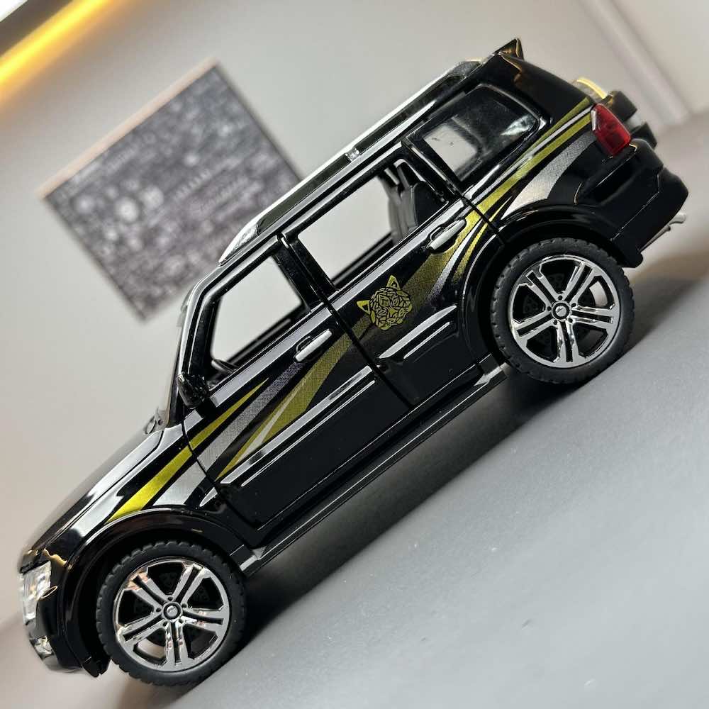 1:32 Mitsubishi 2015 Pajero Die Cast Model Car