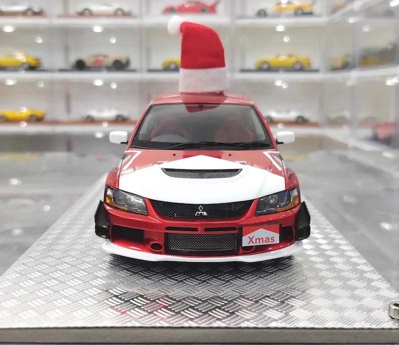 1:18 Mitsubishi 2005 Lancer Evo IX Christmas Edition