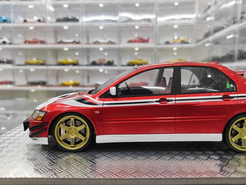 1:18 Mitsubishi 2005 Lancer Evo IX Christmas Edition