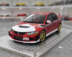 1:18 Mitsubishi 2005 Lancer Evo IX Christmas Edition