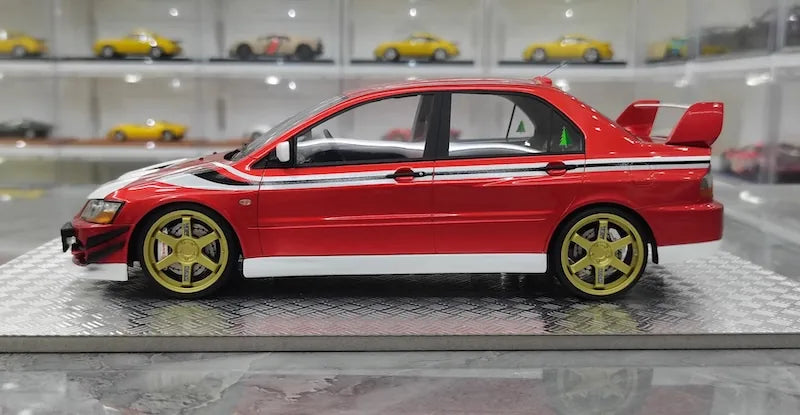 1:18 Mitsubishi 2005 Lancer Evo IX Christmas Edition