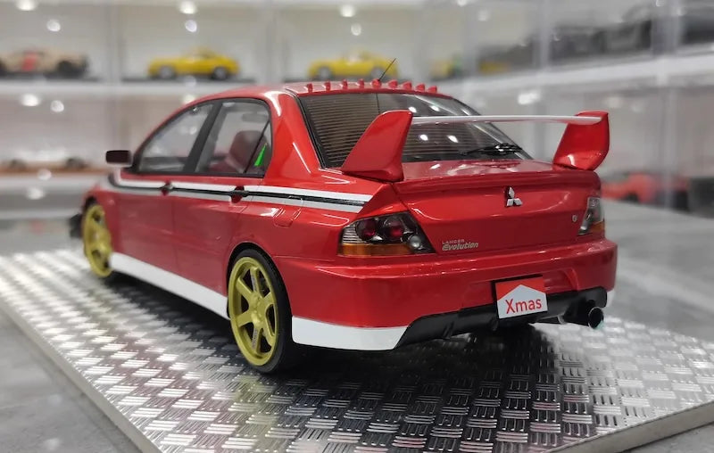 1:18 Mitsubishi 2005 Lancer Evo IX Christmas Edition