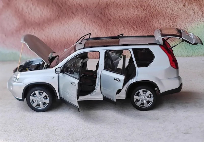 1:18 Nissan 2007 X-Trail Die Cast Model Car