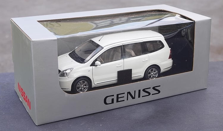 1:18 Nissan 2008 Livina Geniss Die Cast Model Car