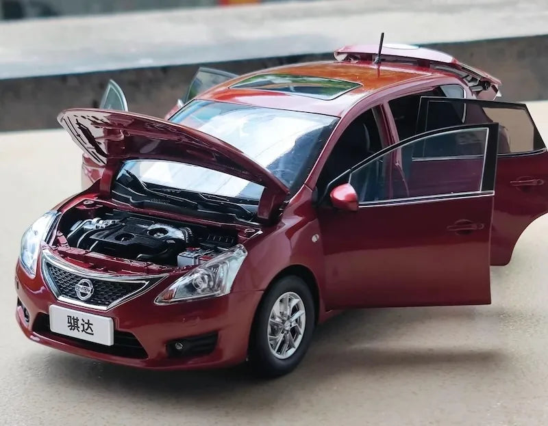 1:18 Nissan 2013 Tiida C12 Die Cast Model Car