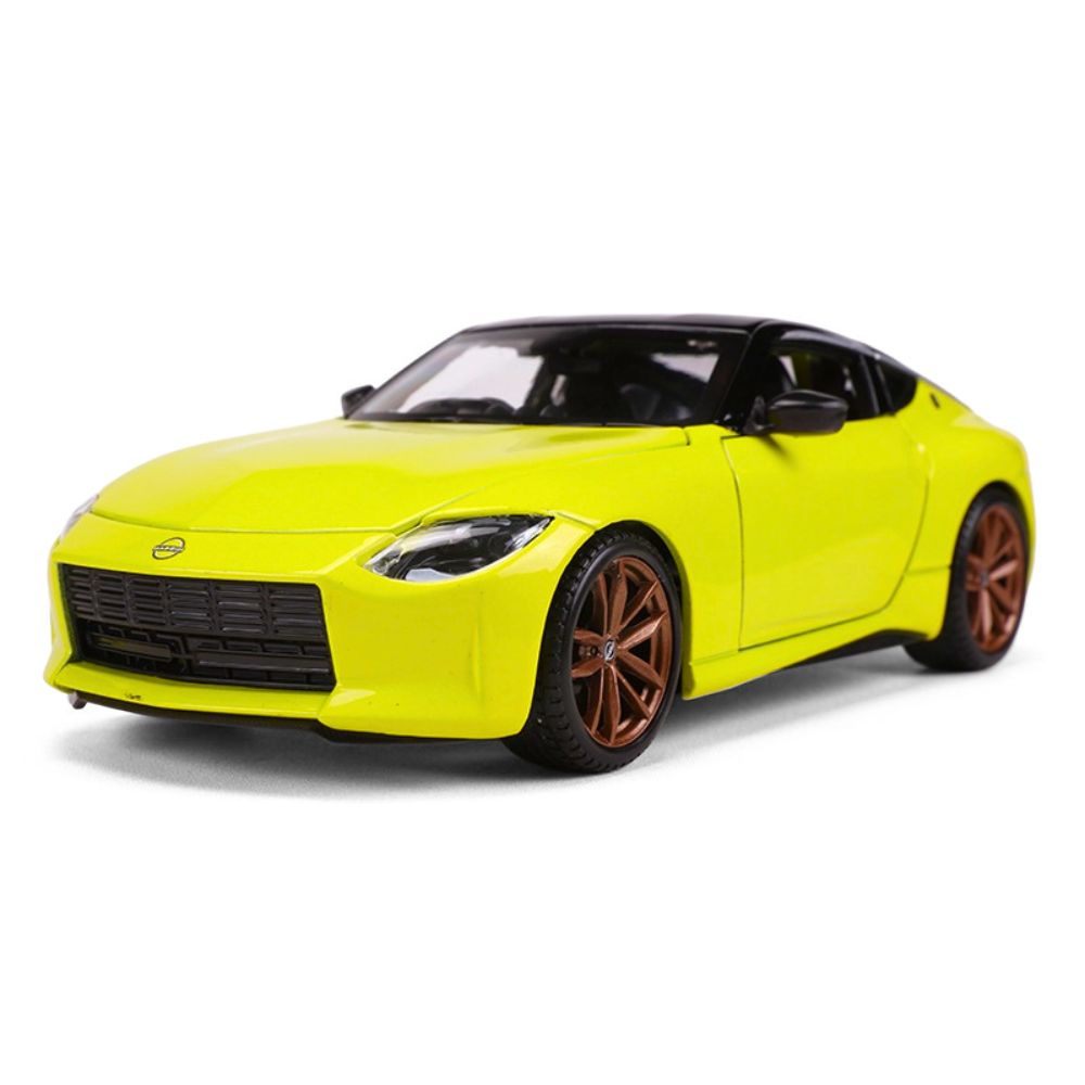 1:24 Nissan 2023 Z Yellow Die Cast Model Car