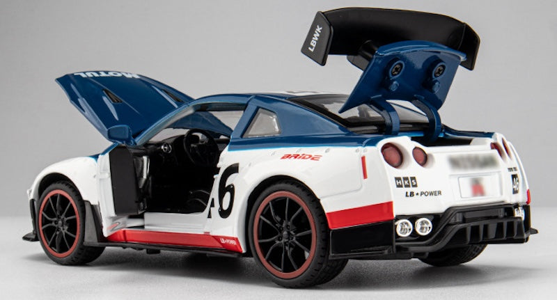 1:24 Nissan 2009 35GT-RR LB Works Die Cast Model Car