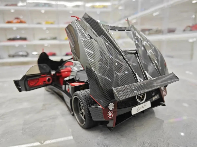 1:18 Pagani 2005 Zonda F