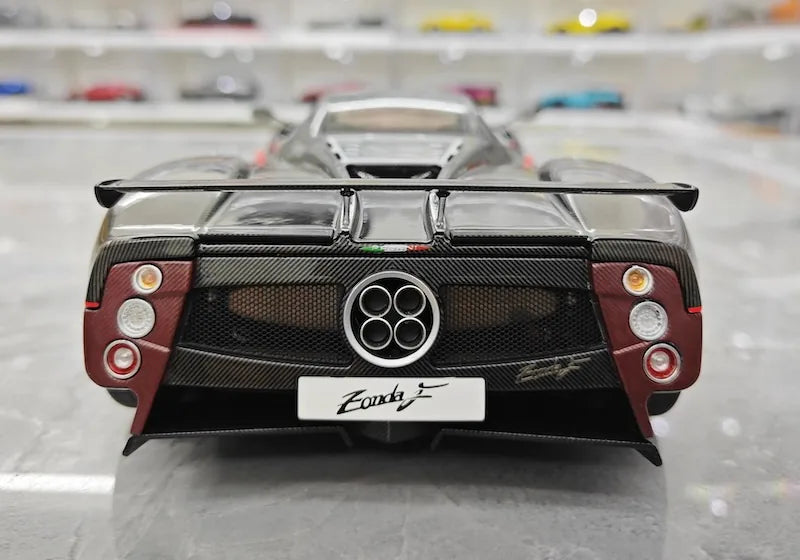 1:18 Pagani 2005 Zonda F