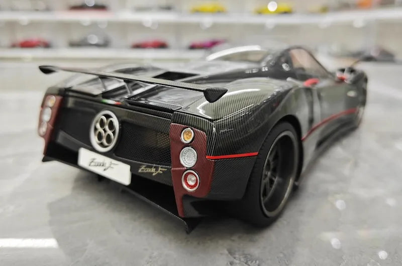 1:18 Pagani 2005 Zonda F