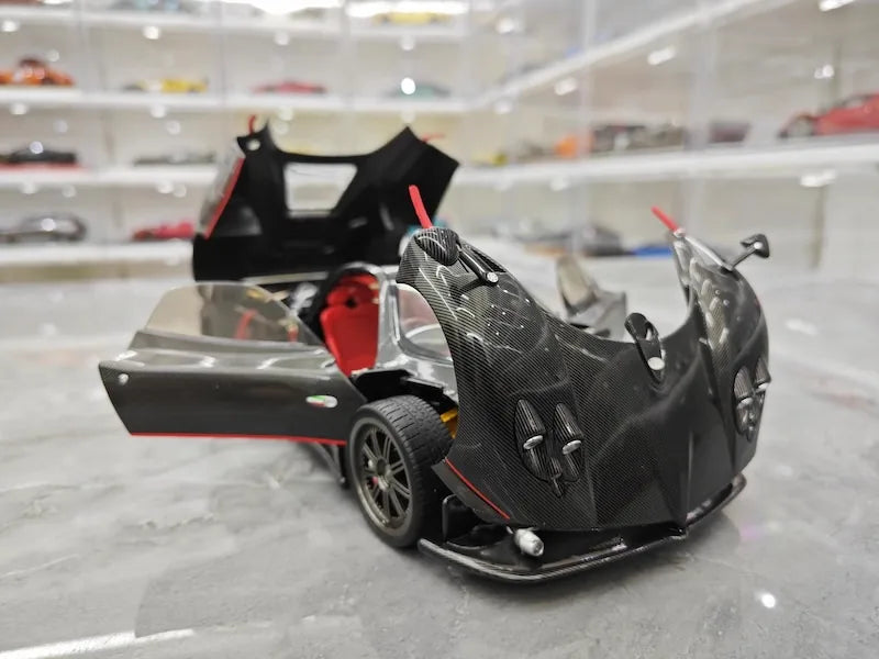 1:18 Pagani 2005 Zonda F