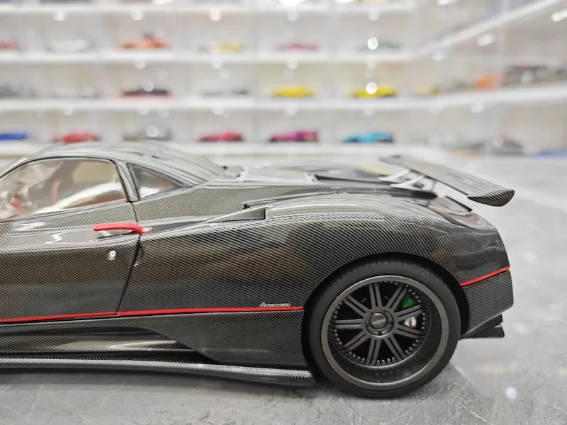 1:18 Pagani 2005 Zonda F